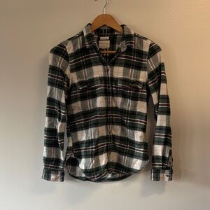 American Eagle green  and White Plaid flannel ahh-mazingly soft  Shirt sz M